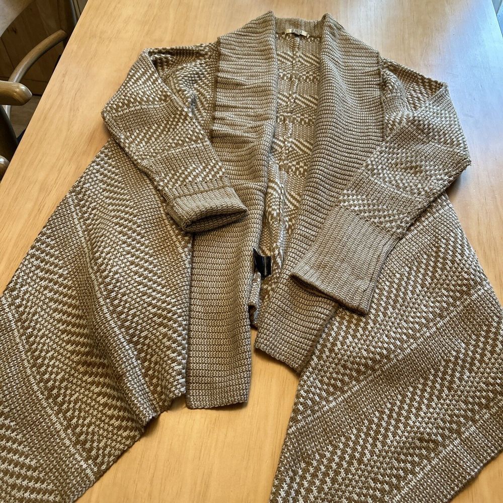 BB Dakota Sweater Womens Medium Cardigan Long Sleeve Hi Low Asymetrical